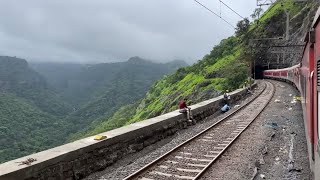 Mumbai pune Train journey || Monsoon Khandala Ghat Udyan Express