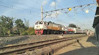 CC206 13 70 CPN + CC201 78 05 YK - KA 242 Sritanjung Berangkat Lempuyangan