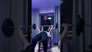 GIRL BENCH PRESS 50KG