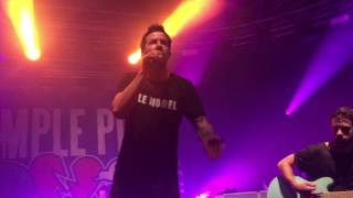 Addicted - Simple Plan (live Milan 2017)