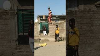 रस्सी पर चलने वाली लड़की 😲😳😳🙄  #shorts #short #viral #shortvideo