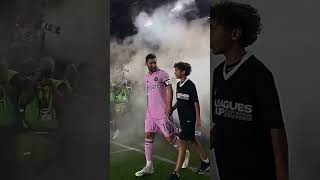 Lionel Messi entered the pitch with a smile to face Orlando City #shorts