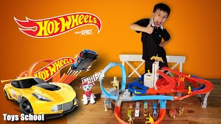 Hot Wheels Figure 8 Raceway fun with Toys School - Hot Wheels Car Track