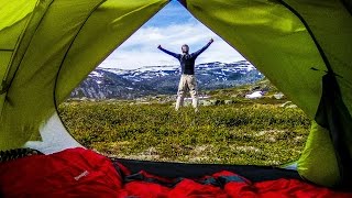 LOST IN A SNOW MOUNTAINS. HARDANGERVIDDA SOLO HIKING IN NORWAY