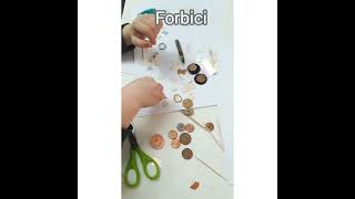 Collage per bambini con materiale vario, arte per bambini