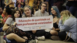 A luta continua! Professores(as) em greve!