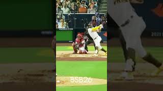 Manny Machado insane homerun + bat flip #shorts