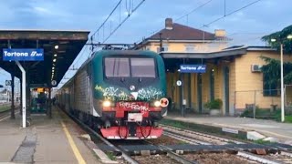 Treni di tutti i tipi alla stazione di Tortona