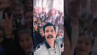 Randeep Hooda pawri with students