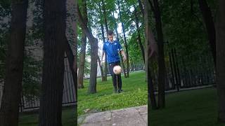 HOW TO FREESTYLE WITH A FOOTBALL?