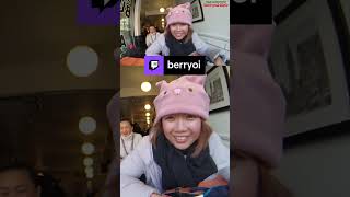 Berry scares BunchiJumpi | berryoi on #Twitch