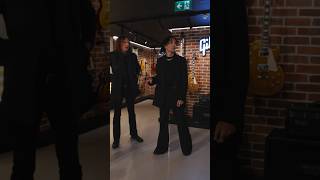 Mark Agnesi visits Gibson Garage London, UK with Dan & Justin Hawkins Of The Darkness