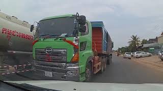 Road bullies in Cambodia (dashcam)