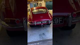 Very English classic garage #mga #jaguar #jaguaretype #classiccars #oldtimer #classicgarage #english