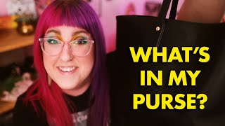 What's in my purse??? Let's get nosy.