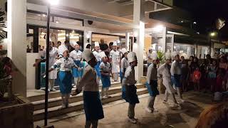 The dancing cooks @ Boracay Philippines