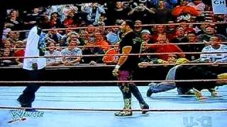 WWE: Snoop Dogg vs. Chavo Guerrero (RAW - 10.19.09)