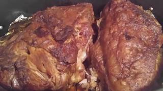 como hacer Pernil con sabor Boricua/ how to make delicious pork shoulder