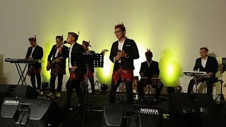 DEALOVA JENI FEAT OKI SUGAR DADDY BAND LIVE NOTREDAME SURABAYA