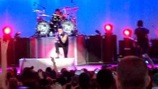 Papa Roach - Kick In The Teeth Q101 Jamboree 2010 New Song