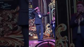 Bobby Deol dancing to Jamal Kudu at IIFA after winning the award for Best Actor in a Negative Role