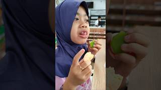 Makan Yupi #shorts #video #baby #babyhijab #babygirl #cute #cutebaby #yupi #permenyupi #huntingyupi