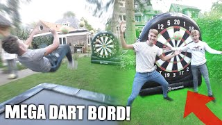 MOEILIJKE TRAMPOLINE CHALLENGES MET EEN MEGA DARTBORD!