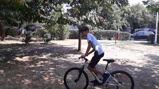 Facem drift-uri cu bicicleta