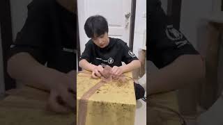 NUNEW UNWRAP ZEE NEW YEAR'S GIFT FOR HIM//ZEENUNEW// ENG SUB IN CC