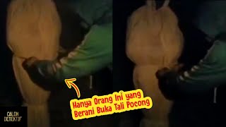 Hantu Pocong ini Minta Talinya dilepas, Lihat yang dilakukan Pria ini ...