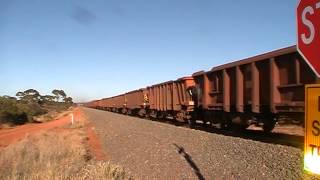 Q4018/ACB4404/106 Wagons/AC4304/ACB4401/53 Wagons on 7413 Loaded Iron Ore near Bonnie Vale