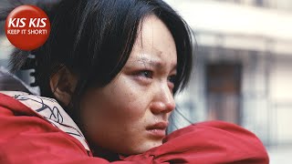 Young mother's sacrifices for her family | "Lili Alone" - Award-winning short film by Zou Jing