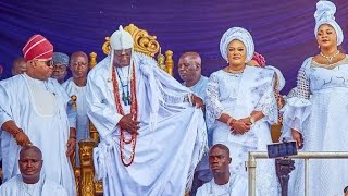 GOV ADEMOLA ADELEKE JOIN OONI, QUEEN MARIAM, QUEEN TOBI & QUEEN TOPE ON  THE PODIUM