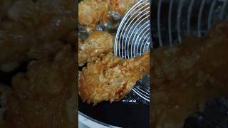 KFC स्टाइल फ्राइड चिकन रेसिपी | KFC Style Chicken Making  #shorts #fastfood #friedchicken