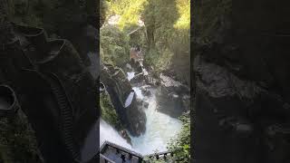 Pailon del Diablo Baños Ecuador