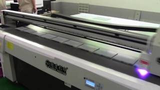 LED UV lamp printing machine for glass tiles with high resolution from YOTTA China