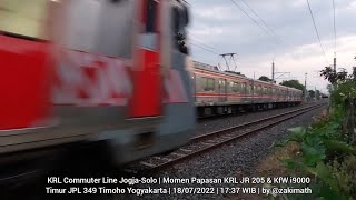 Momen KRL Jogja-Solo JR 205 & KfW i9000 Berpapasan