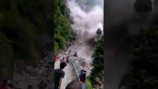 run here come the big rock #landslide #naturaldisaster #theopenproject