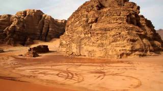 Jordania - Pustynia Wadi Rum - skok