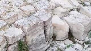 Странные находки и камни на горной реке. Ваше мнение,что это ? Strange stones on a mountain river.