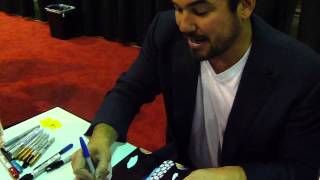 Dean Cain signing autographs (Superman from Lois & Clark) - TopSignatures.com