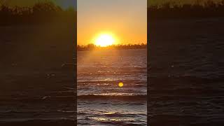 Coucher de soleil 🎈 à Port Saint Louis👑 , Camargue 🦩🐂🦙, avec un mistral 🌀 soufflant très fort ⚠️