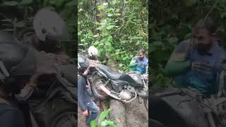 trilha boa é trilha difícil 😅😂🔥! #braap #2rodas #shortvideo #trilheirosdobrasil #viral #crf230 #roia