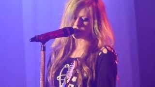 Avril Lavigne -Airplanes/ My Happy Ending/ Don't Tell Me (The Black Star Tour-Singapore 2011)