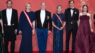 Caroline de Monaco scintille et très glamour aux côtés de ses enfants au gala de la fête nationale