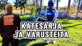 HUSSEEN KATESARJA JA LAPSILLE ROSSIVARUSTEET