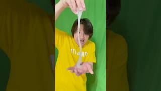 洗濯のりと目薬でスライムができる？【Apparently you can make slime with laundry starch and eye drops.】#shorts