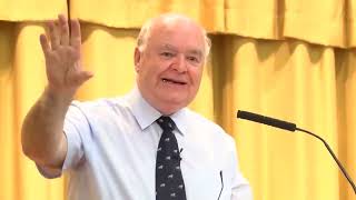 "Bóg jest nieistotny" - John Lennox