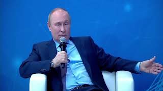 Путин: "Петр I ничего не отторгал! Он возвращал!" У бункерного снова фляга свистит.