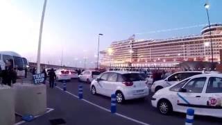 MSC Fantasia круизный лайнер встреча в порту MSC Fantasia